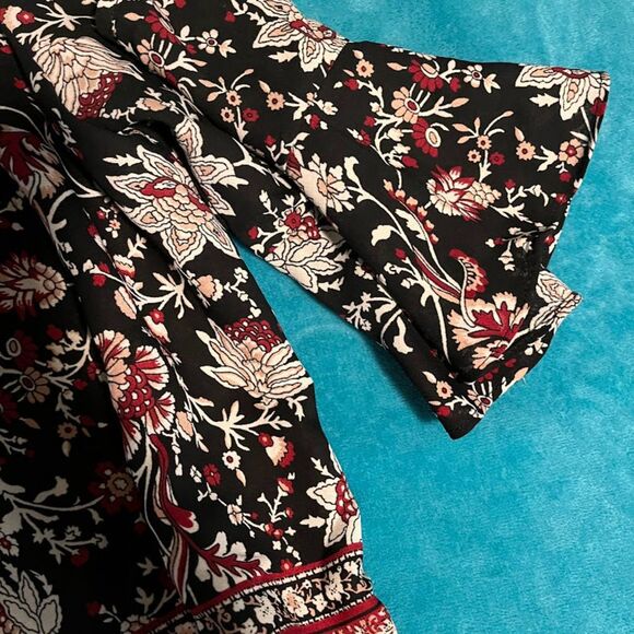 By&By Blouse S Black Floral Open Shoulder Crochet Trim Bohochic Romantic Casual - Picture 4 of 5